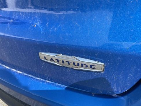 Used 2026 Jeep Compass Latitude AWD/4WD image 11