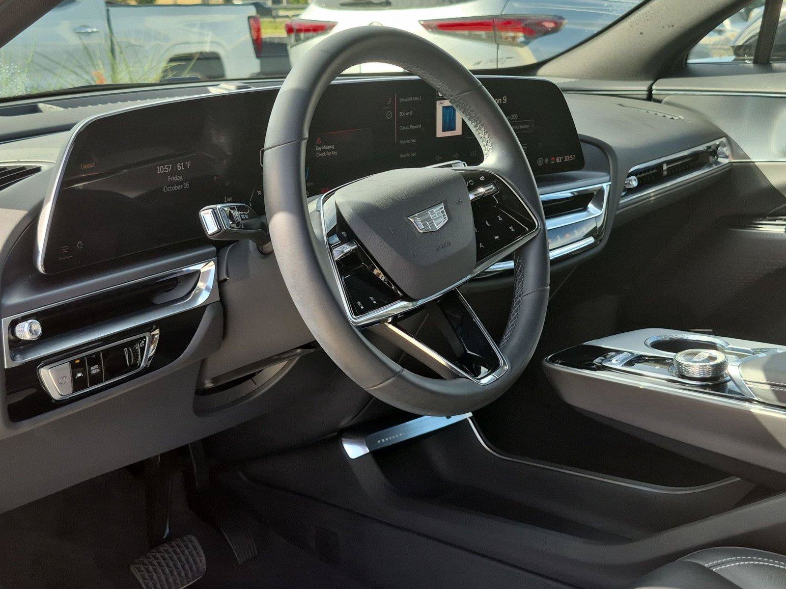 Used 2024 Cadillac Lyriq Tech AWD/4WD image 10