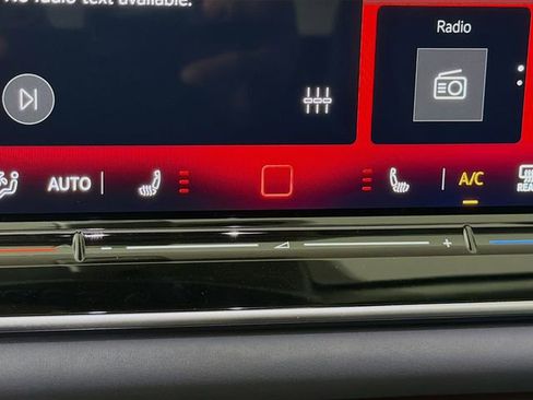 New 2026 Volkswagen Tiguan SE FWD image 21