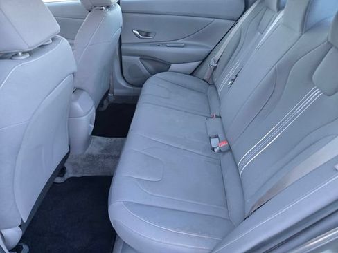 Used 2024 Hyundai Elantra Blue FWD image 15