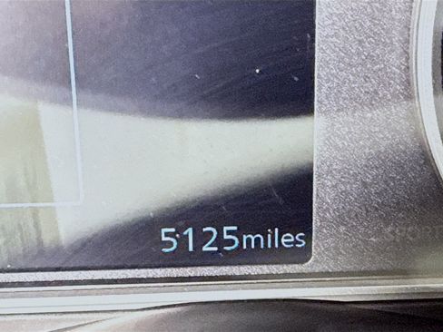 Used 2025 Nissan Versa SR w/ Trunk Package image 16