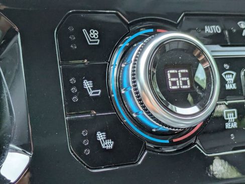 Used 2024 GMC Sierra 1500 Denali w/ Denali Reserve Package AWD/4WD image 25