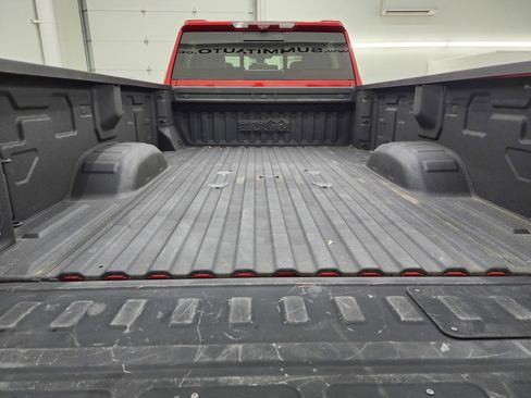 Used 2023 Chevrolet Silverado 3500 High Country image 33