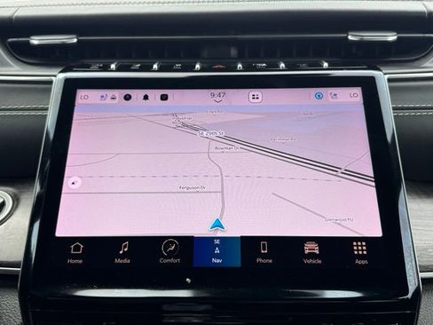 Certified 2022 Jeep Grand Cherokee Overland w/ Luxury Tech Group IV RWD image 18