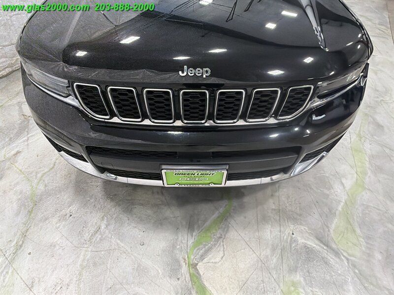 Used 2023 Jeep Grand Cherokee L Limited AWD/4WD image 24