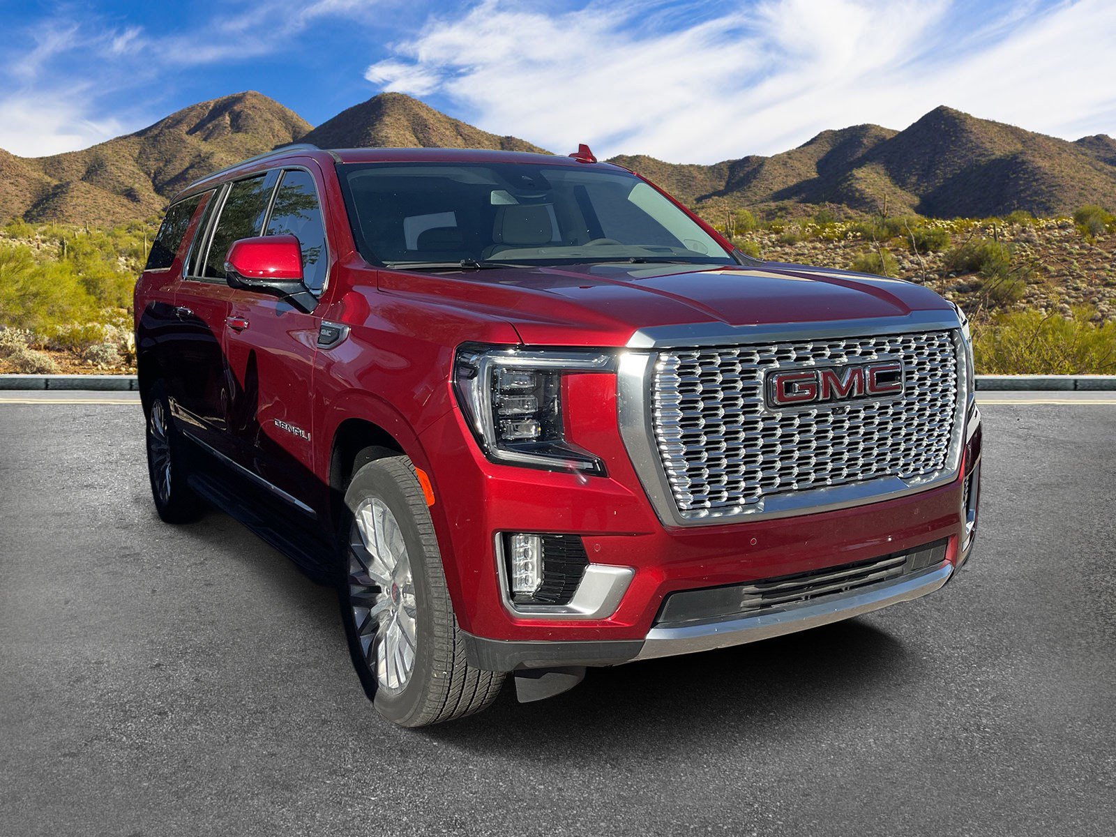 Used 2024 GMC Yukon XL Denali AWD/4WD image 3