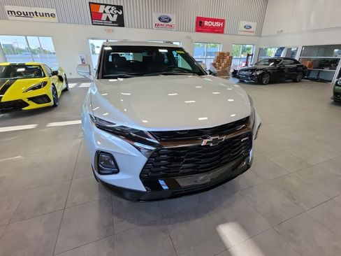 Used 2021 Chevrolet Blazer RS w/ Enhanced Convenience Package FWD image 3