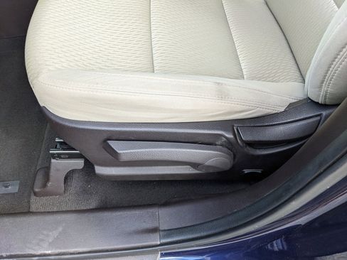 Used 2017 Hyundai Santa Fe Sport FWD image 20