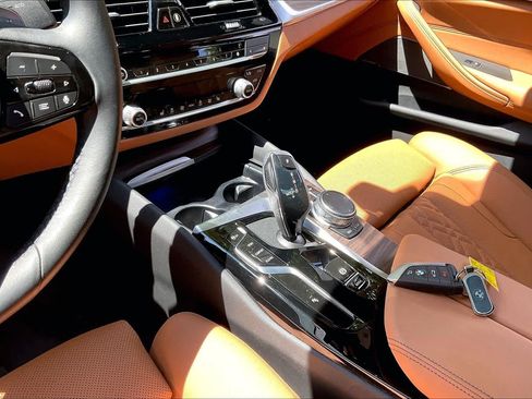 Used 2023 BMW 530i xDrive w/ Premium Package AWD/4WD image 16