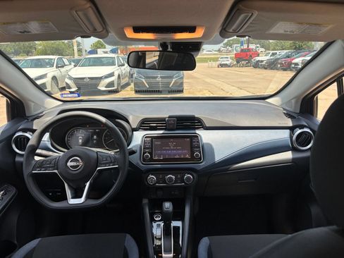 Used 2025 Nissan Versa SV FWD image 31