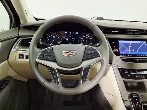 Used 2021 Cadillac XT5 Premium Luxury FWD image 15