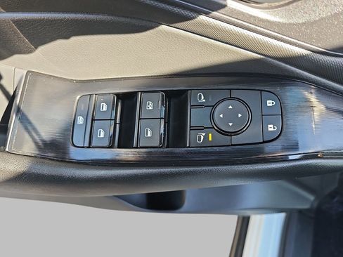Used 2024 Nissan Rogue S AWD/4WD image 32
