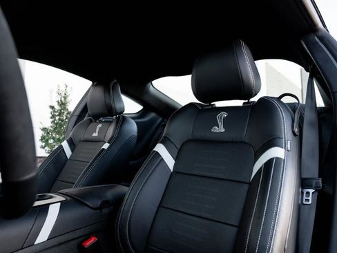 Used 2022 Ford Mustang Shelby GT500 w/ Technology Package image 16