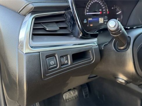 Used 2017 Cadillac XT5 Luxury image 11