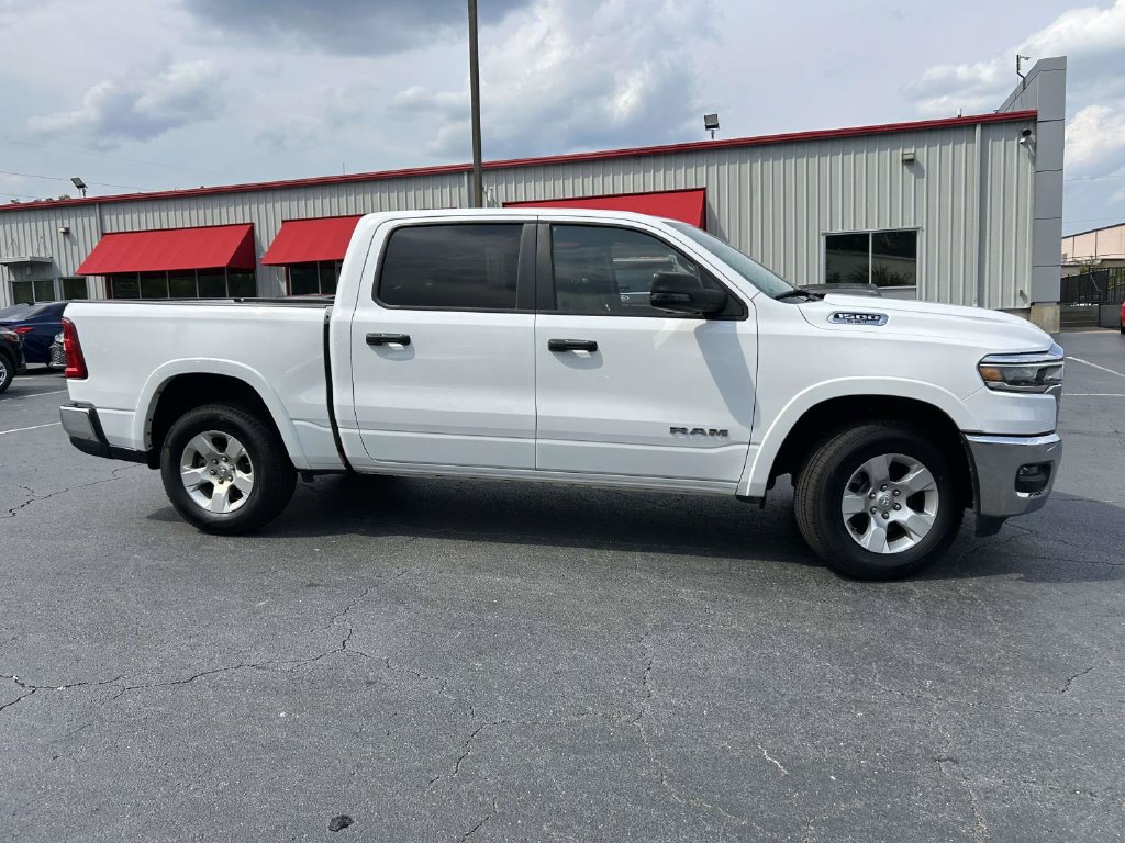Used 2025 RAM 1500 Big Horn AWD/4WD image 2