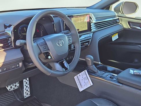 New 2026 Toyota Camry Hybrid image 8