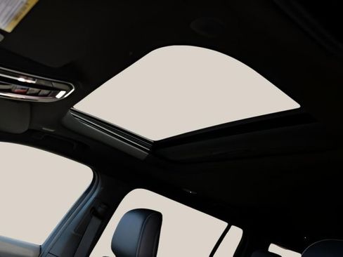 New 2025 Jeep Grand Cherokee L Altitude RWD image 10