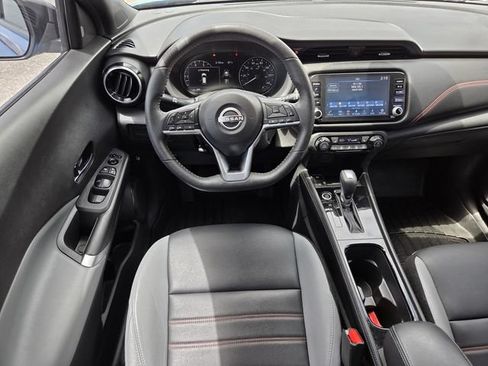 Used 2022 Nissan Kicks SR w/ Premium Package FWD image 10