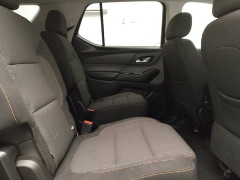 Used 2020 Chevrolet Traverse LT FWD image 19