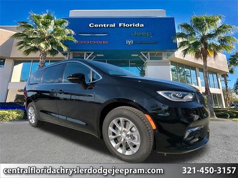 New 2026 Chrysler Pacifica Limited w/ Uconnect Theater Family Group image 1