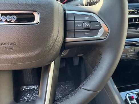 New 2026 Jeep Compass Latitude image 17