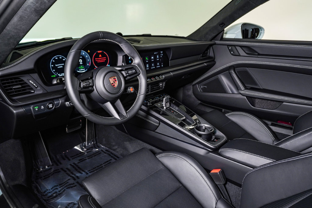 Certified 2025 Porsche 911 Carrera 4 GTS AWD/4WD image 4