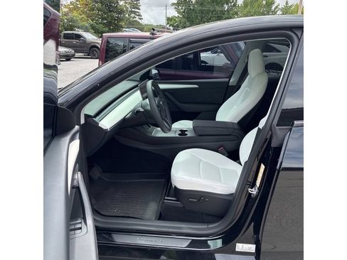 Used 2024 Tesla Model Y Long Range AWD/4WD image 5