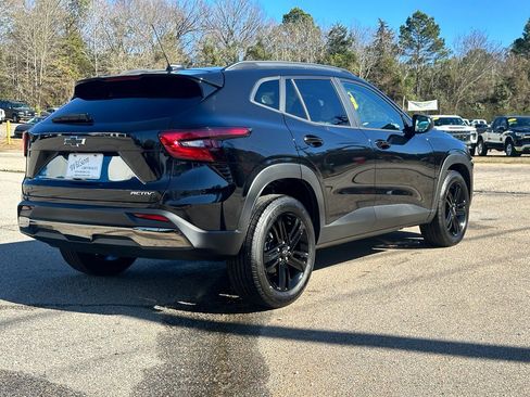 New 2025 Chevrolet Trax ACTIV image 3