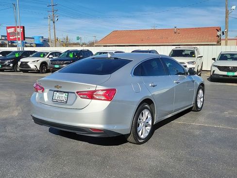 Used 2020 Chevrolet Malibu LT image 3
