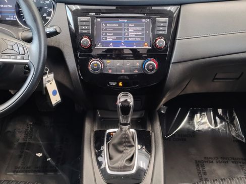Used 2019 Nissan Rogue S FWD image 21