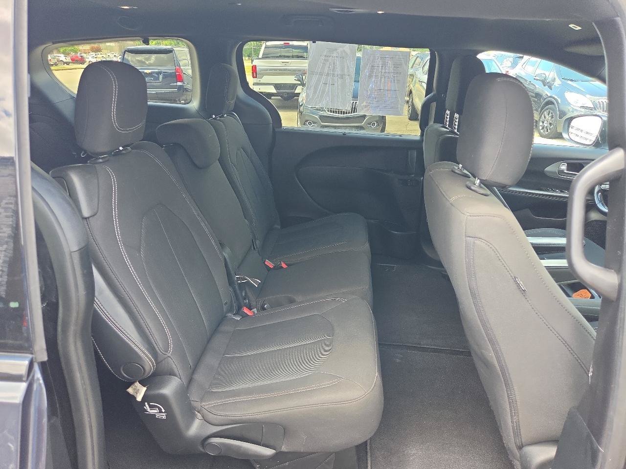 Used 2019 Chrysler Pacifica Touring Plus w/ S Appearance Package FWD image 15