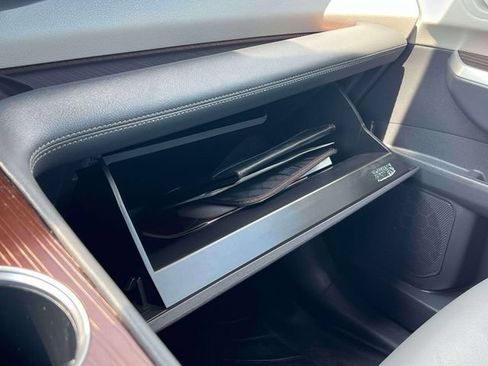 Certified 2022 Toyota Sienna XLE FWD image 33