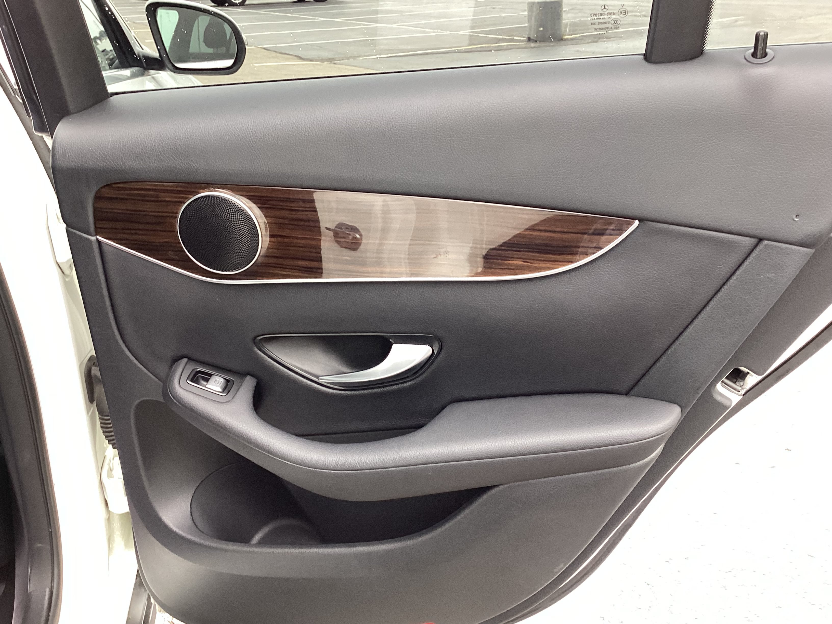 Used 2019 Mercedes-Benz GLC 300 4MATIC image 23