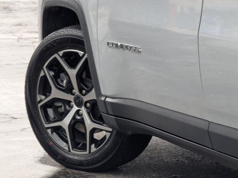 Used 2025 Jeep Compass Limited AWD/4WD image 16