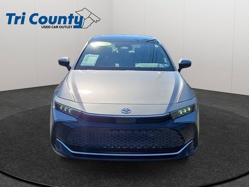 Used 2024 Toyota Crown Limited w/ Advanced Technology Package image 2