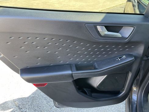 Used 2020 Ford Escape SE Sport image 37