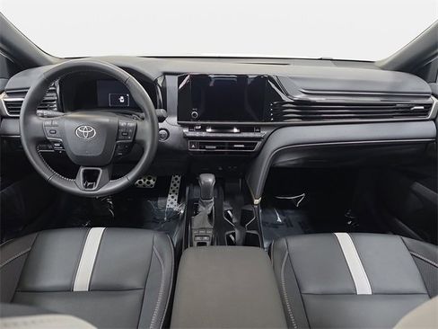 Certified 2025 Toyota Camry SE image 9