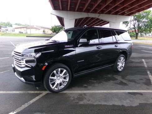 Used 2021 Chevrolet Tahoe High Country AWD/4WD image 2