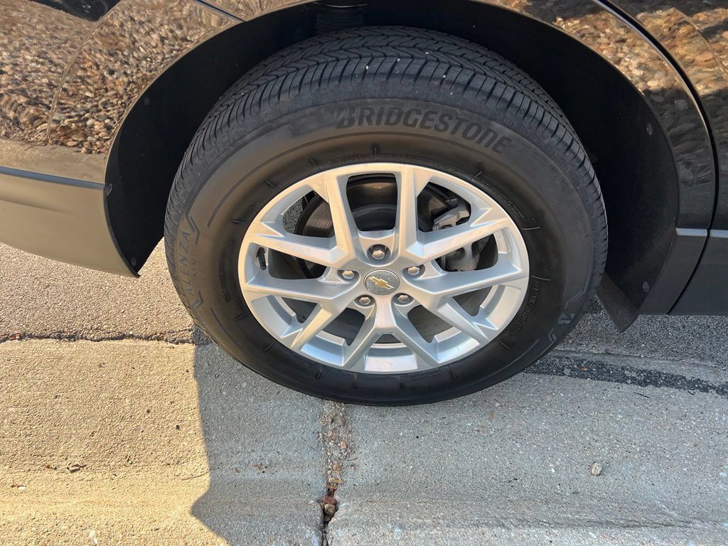 Used 2024 Chevrolet Equinox LT AWD/4WD image 11
