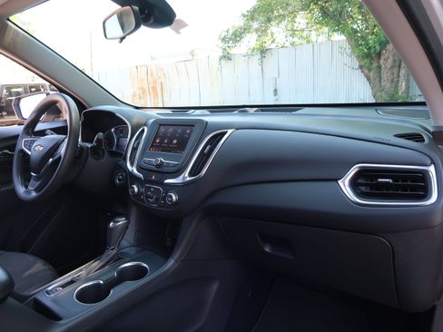 Used 2021 Chevrolet Equinox LT FWD image 27