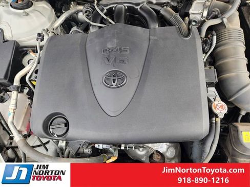 Used 2024 Toyota Camry XSE w/ Navigation Package image 33