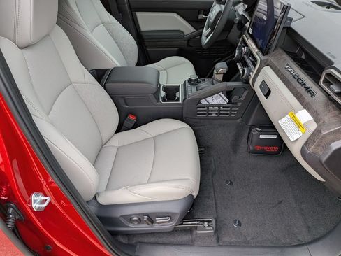 New 2026 Toyota Tacoma Limited AWD/4WD image 31