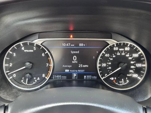 Used 2025 Nissan Altima 2.5 SR FWD image 16