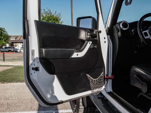 Used 2015 Jeep Wrangler Unlimited Sahara w/ Quick Order Package 24X image 40