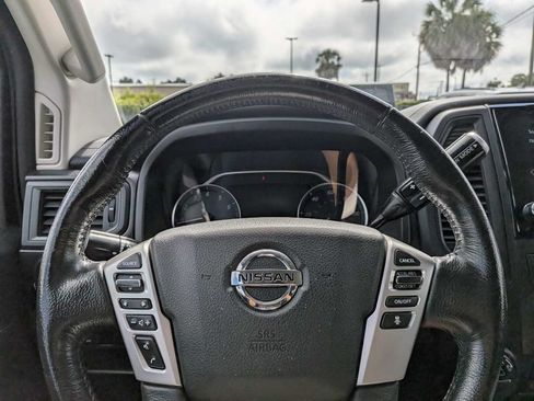 Used 2022 Nissan Titan SV w/ SV Convenience Package AWD/4WD image 19