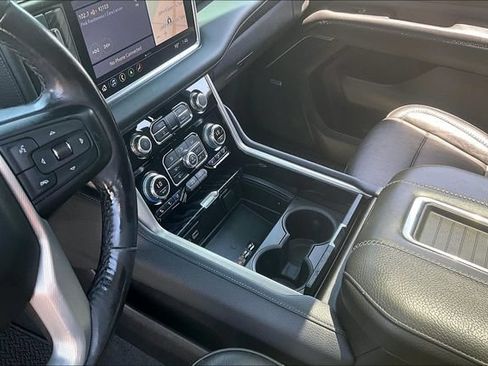 Used 2021 GMC Yukon Denali w/ Denali Premium Package AWD/4WD image 15