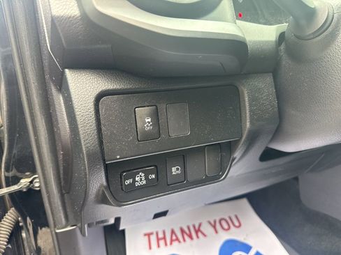 Used 2022 Toyota Tacoma SR AWD/4WD image 16