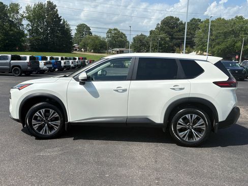 Used 2023 Nissan Rogue SV FWD image 9