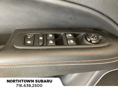 Used 2018 Jeep Compass Latitude w/ Cold Weather Group AWD/4WD image 18
