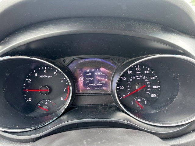 Used 2017 Kia Sedona LX w/ LX Essentials Premium Package FWD image 13